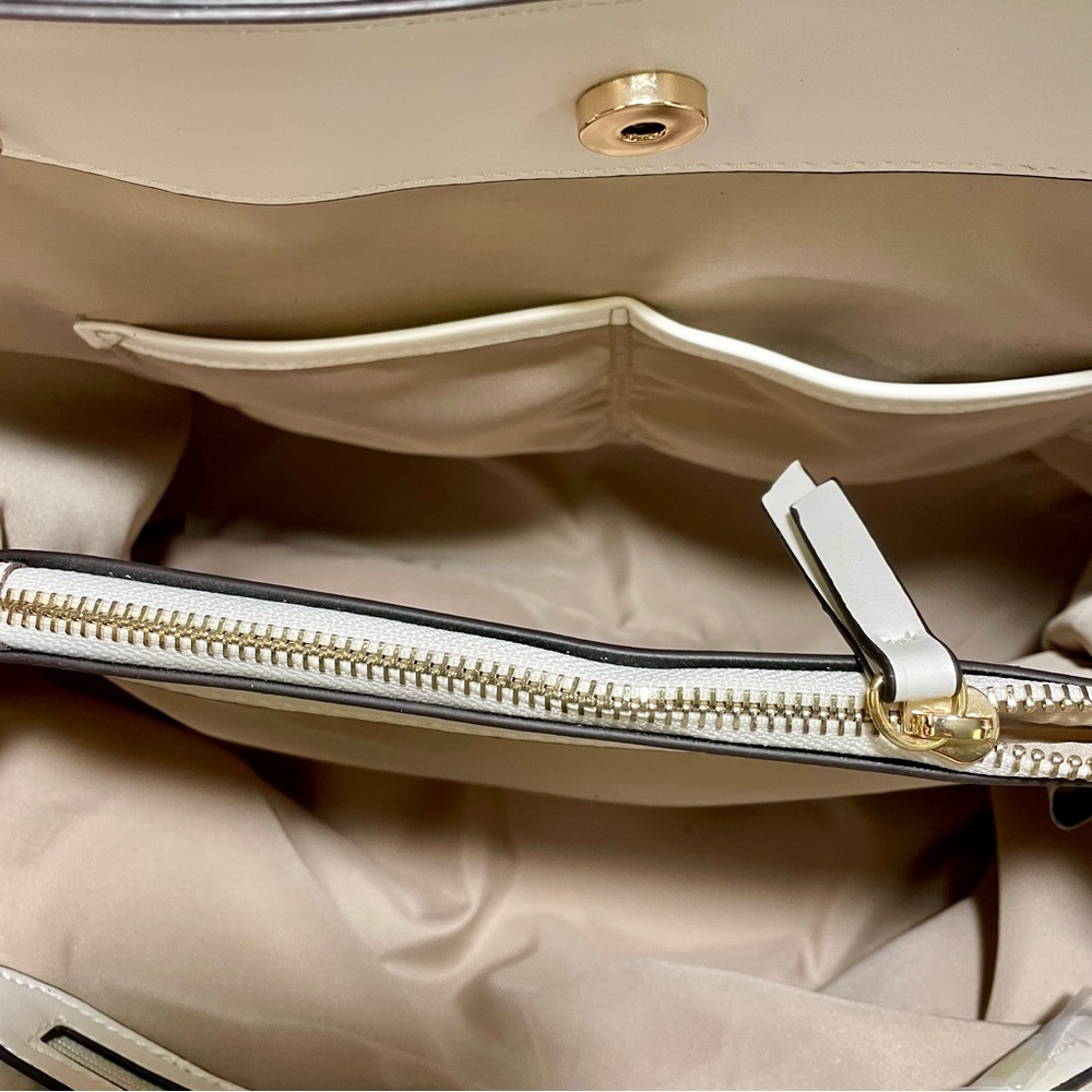 Nine West Navy Chain Link Design with Cream/White Accent Tote, NWOT - Picture 7 of 15